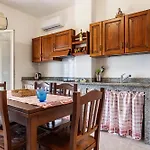 Guesthost - Lovely Flat In With Balcony * Ταορμίνα