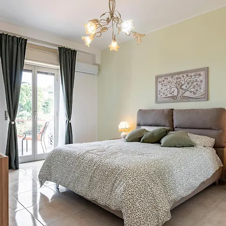 Διαμέρισμα Guesthost - Lovely Flat In With Balcony