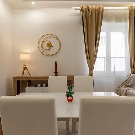 Lägenhet Guesthost - Lovely Flat In With Balcony Taormina